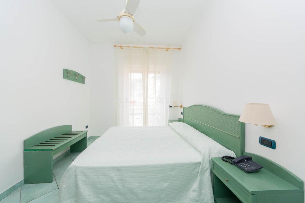 La Residenza Aparthotel Майори Екстериор снимка