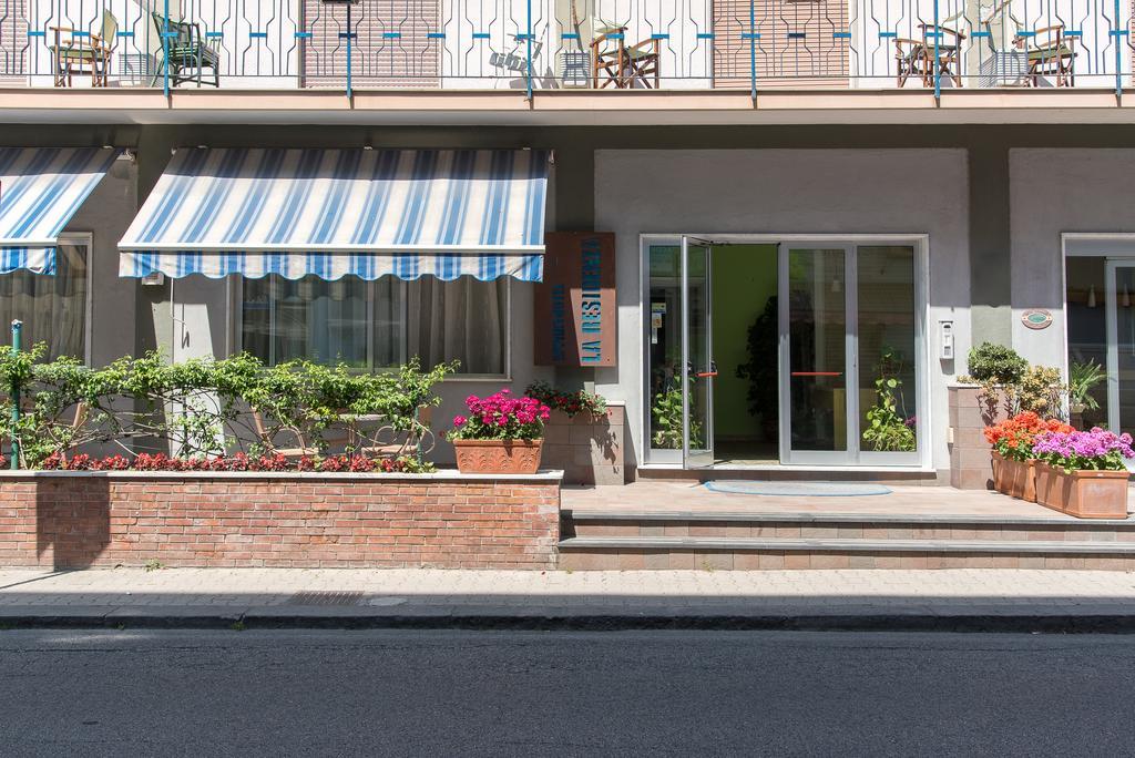 La Residenza Aparthotel Майори Екстериор снимка