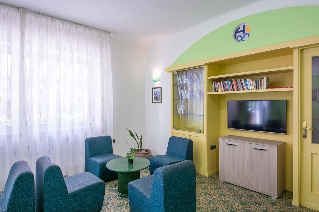 La Residenza Aparthotel Майори Екстериор снимка