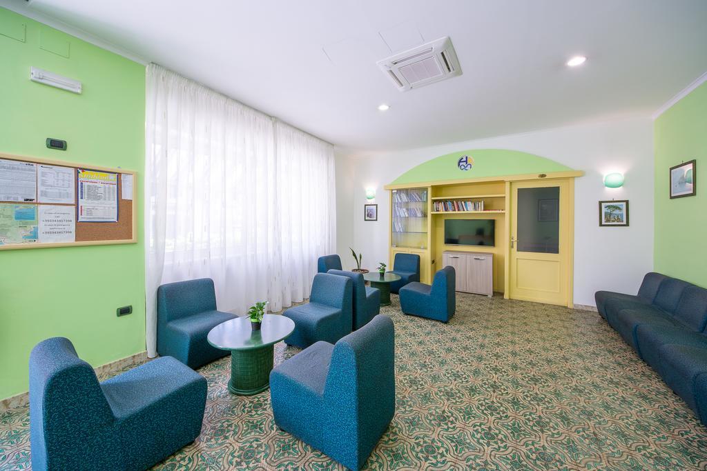 La Residenza Aparthotel Майори Екстериор снимка