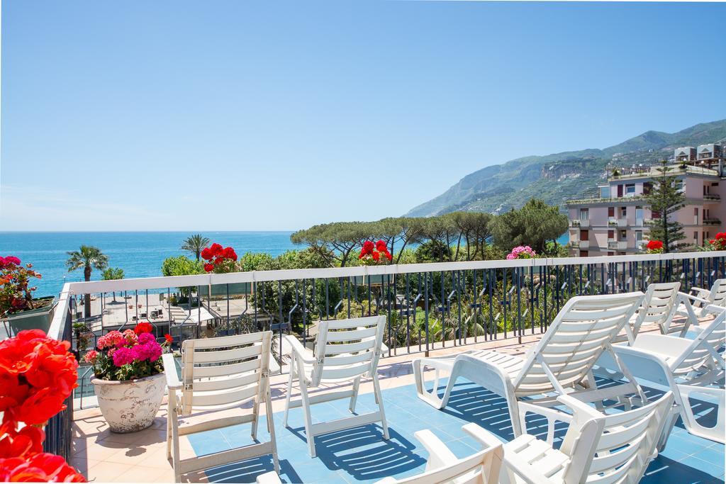 La Residenza Aparthotel Майори Екстериор снимка