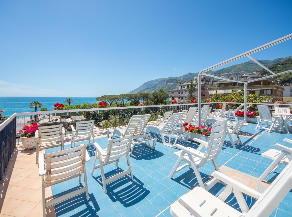 La Residenza Aparthotel Майори Екстериор снимка
