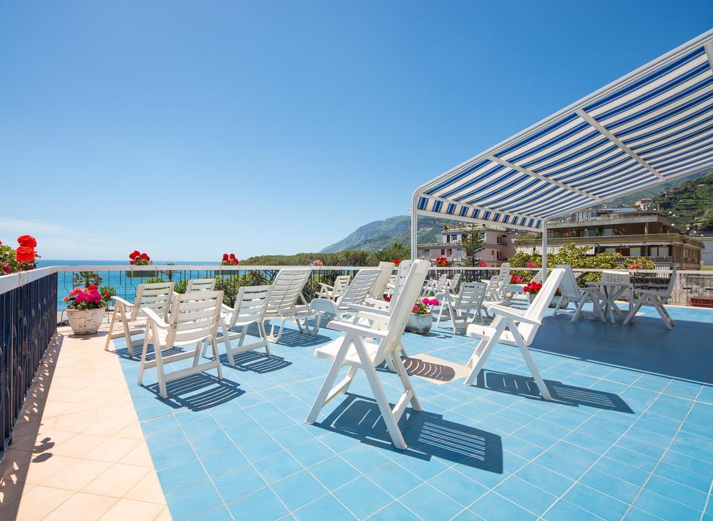 La Residenza Aparthotel Майори Екстериор снимка