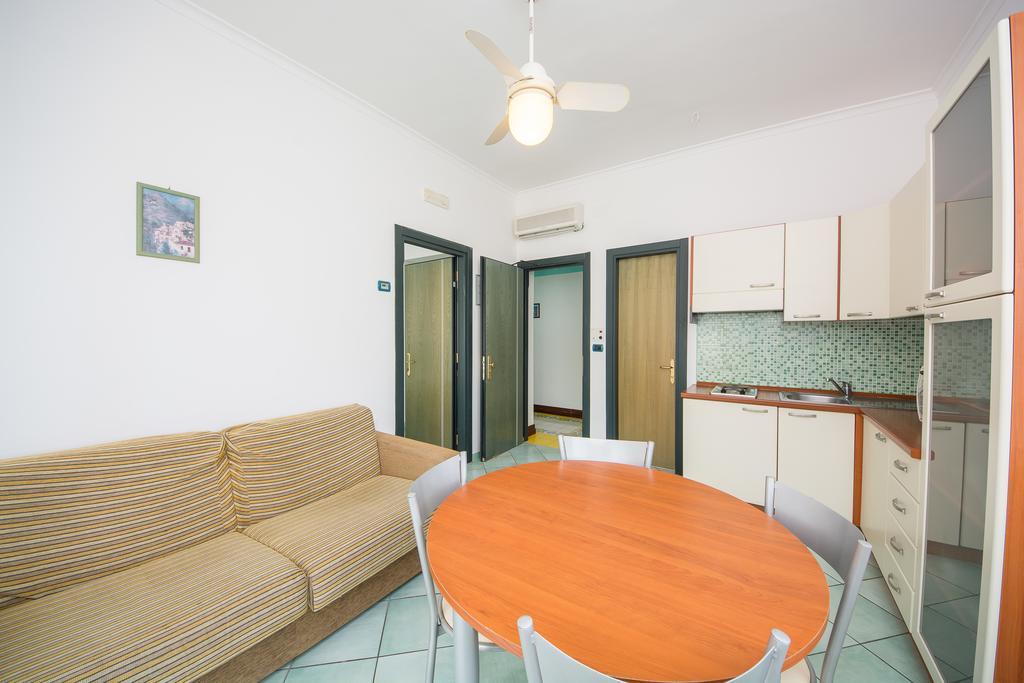 La Residenza Aparthotel Майори Екстериор снимка