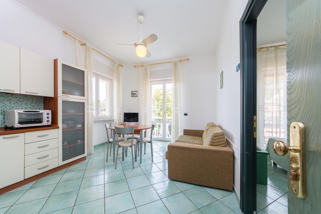 La Residenza Aparthotel Майори Екстериор снимка